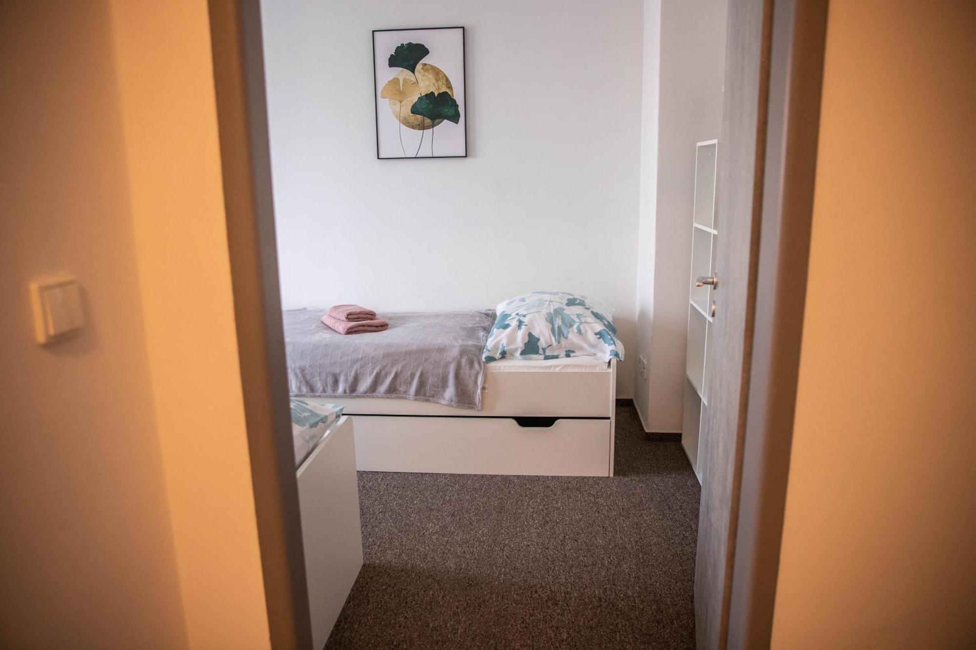Prostorny Byt V Centru U Reky, 2 Loznice, Balkon Hradec Králové Kültér fotó